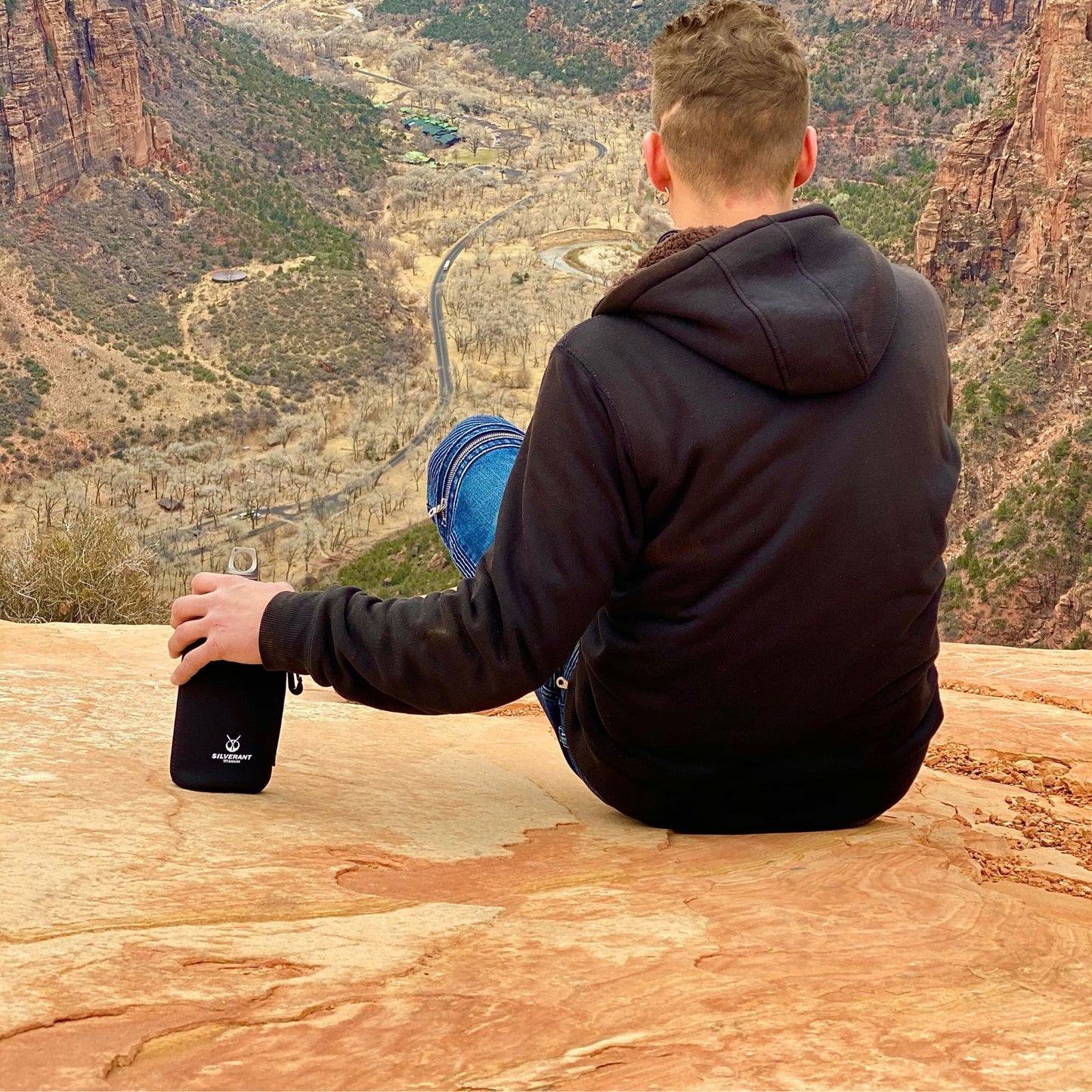 Ultralight Titanium Water Bottle 600ml/21 fl oz - Slim - sandblasted finish - in Angel Falls