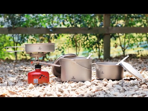Load and play video in Gallery viewer, Large Titanium Camping Pot with Lid & Bail Handle 2L/67.63 fl oz