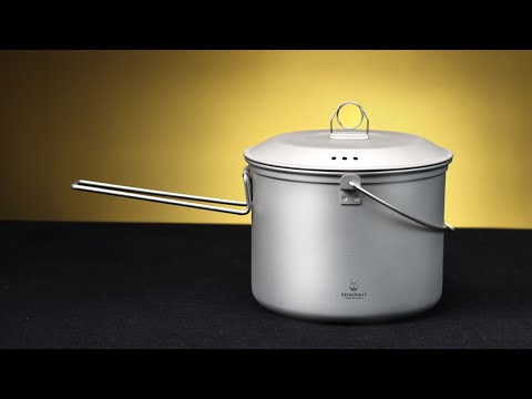 Load and play video in Gallery viewer, Large Titanium Camping Pot with Lid & Bail Handle 2L/67.63 fl oz