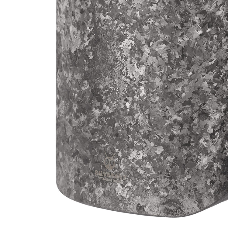 
                  
                    SilverAnt Ultralight Titanium Water Bottle 800ml/28.16 fl oz - Slim - Crystallized Black
                  
                