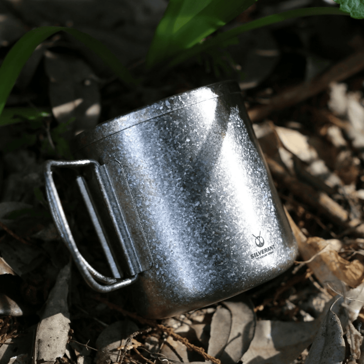 Crystallized Titanium Double-wall Mug with Lid 300ml/10.14 fl oz - Folding Handles