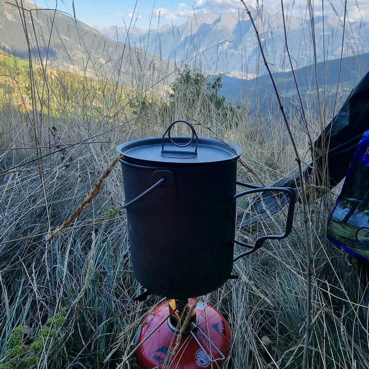 
                  
                    Titanium Pot 750ml/25 fl oz with Lid and Bail Handle - SilverAnt Outdoors
                  
                