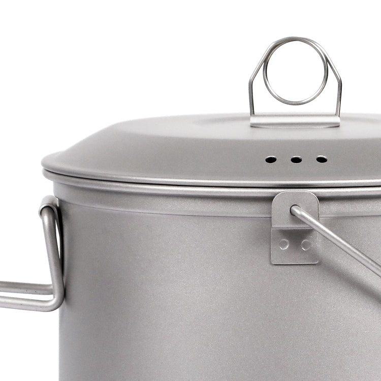 
                  
                    SilverAnt Large Titanium Camping Pot with Lid 2L/67.63 fl oz
                  
                