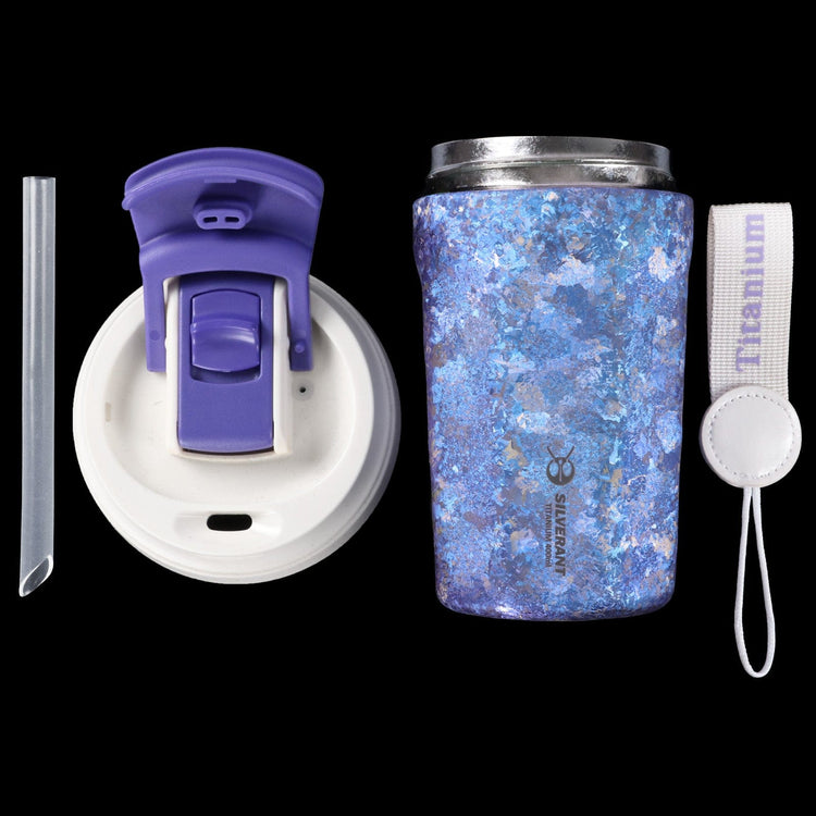 
                  
                    SilverAnt Ultralight Crystallized Titanium Insulated Travel Coffee Mug with Lid 400ml/14 fl oz Ocean Blue - All parts laid down on black background
                  
                