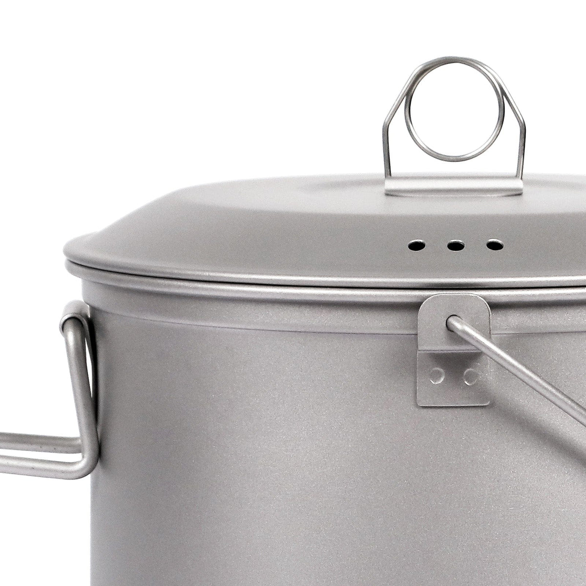 SilverAnt Ultralight Large Titanium Camping Pot with Lid & Bail Handle 2L/67.63 fl oz - Close-up of sandblasted finish, camping pot with lid