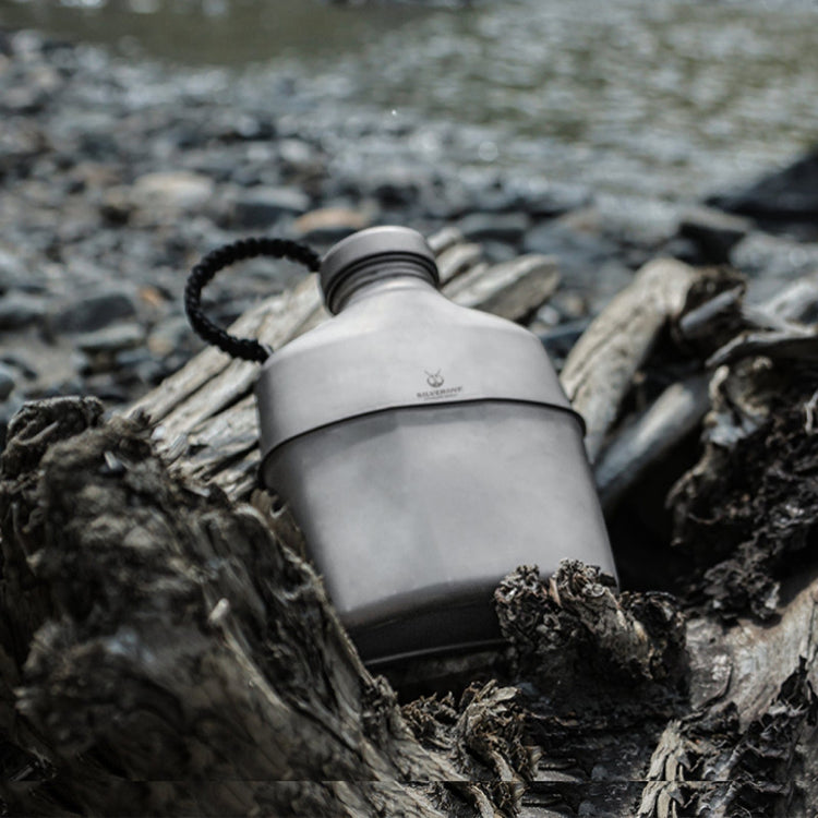 
                  
                    SilverAnt Ultralight Titanium Canteen Military Mess Kit with Paracord - In-Use (lifestyle shot, actual product photo)
                  
                
