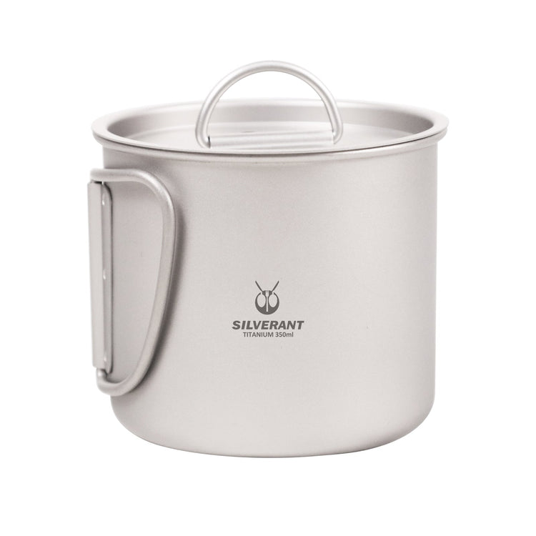 
                  
                    SilverAnt Ultralight Titanium Cup With Lid 4 Sizes - 350 ml - Folded handle, close up, front view
                  
                