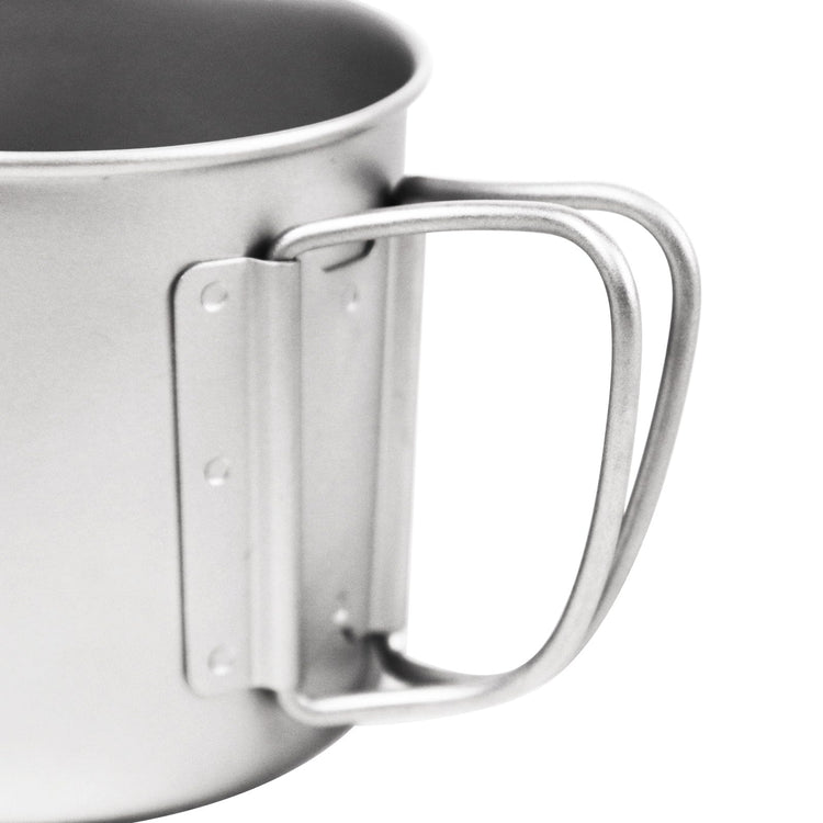 
                  
                    SilverAnt Ultralight Titanium Cup With Lid 4 Sizes - 350ml - Close-up of foldable handles
                  
                