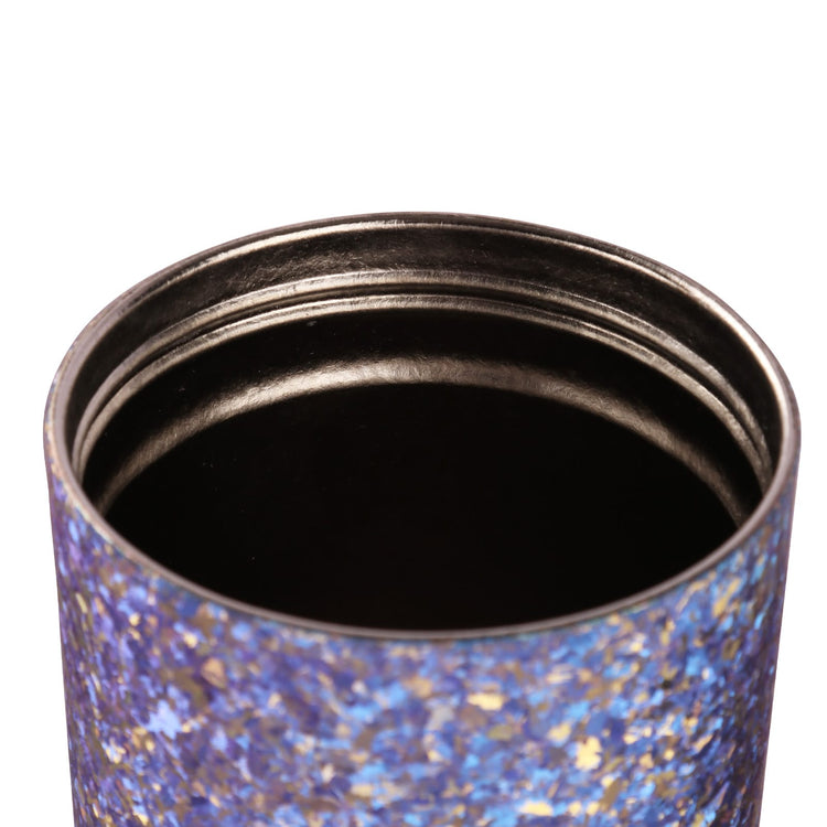
                  
                    SilverAnt Crystallized Titanium Insulated Tumbler 880ml / 29.76 fl oz – Purple/Blue-Violet (close-up of tumbler's inner cup showing inside screw marks)
                  
                