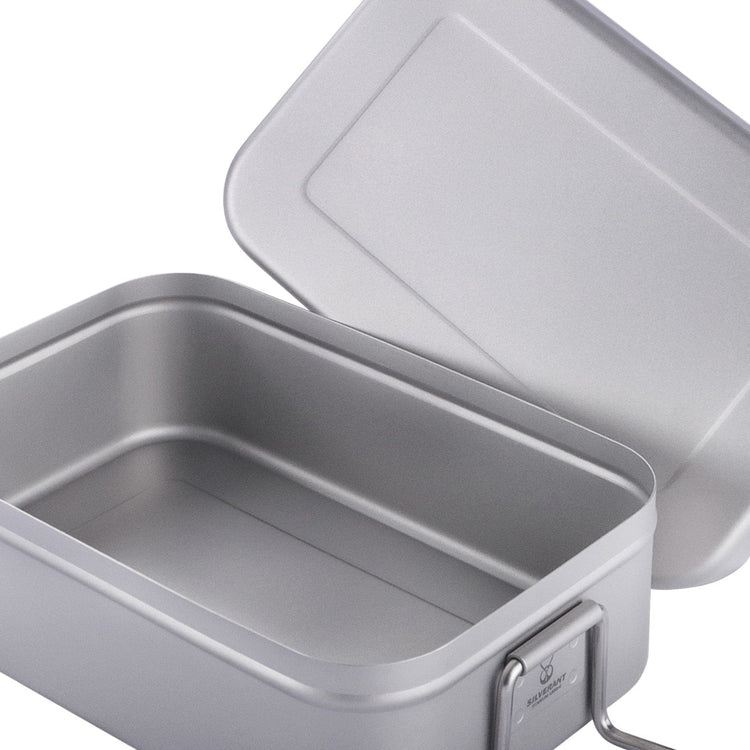 
                  
                    SilverAnt Ultralight Titanium Mess Tins - Large Mess Tin open position, close-up
                  
                