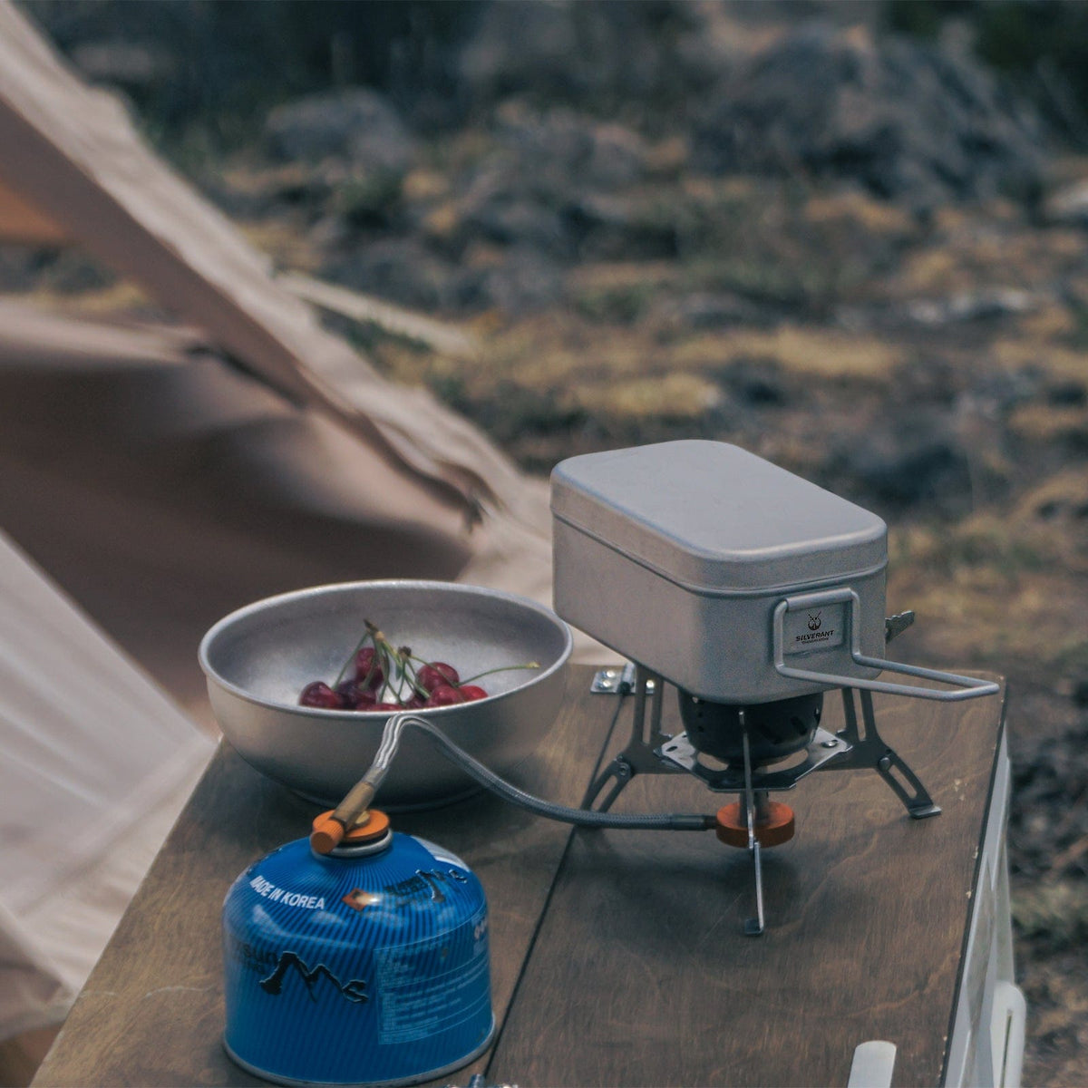 SilverAnt Ultralight Titanium Mess Tins - In-Use (lifestyle shot)