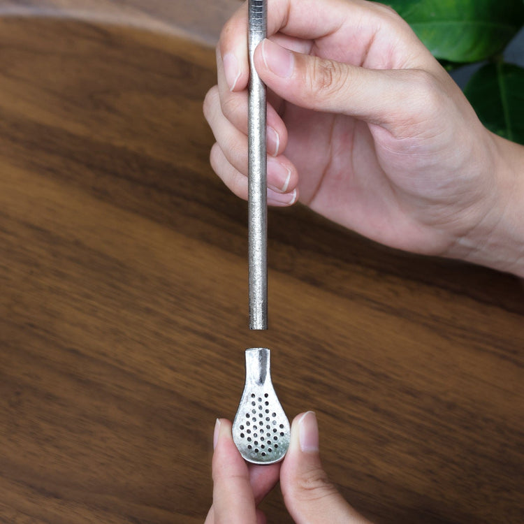 
                  
                    SilverAnt Ultralight Titanium Straw Crystallized with Strainer Long - Actual product photo, being connected to the strainer, on hand
                  
                