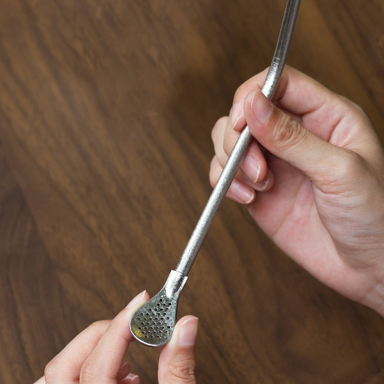 
                  
                    SilverAnt Ultralight Titanium Straws Crystallized with Strainer Long - on hand, actual product photo, assembled
                  
                