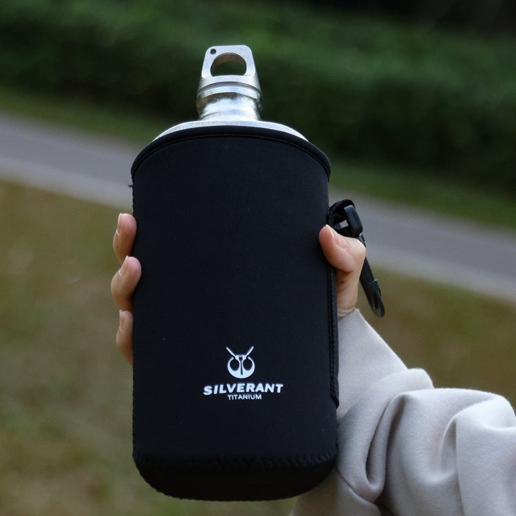 
                  
                    SilverAnt Ultralight Titanium Water Bottle 800ml/28.16 fl oz (Slim Crystallized) - In-Use (thermal sleeve, actual product photo)
                  
                