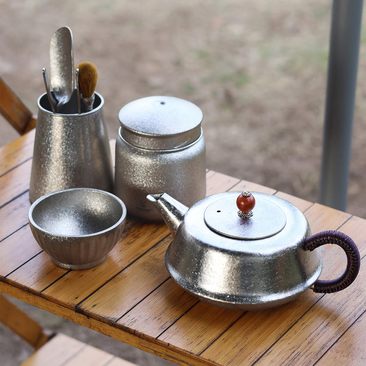 
                  
                    SilverAnt Large Crystallized Titanium Travel Tea Set
                  
                