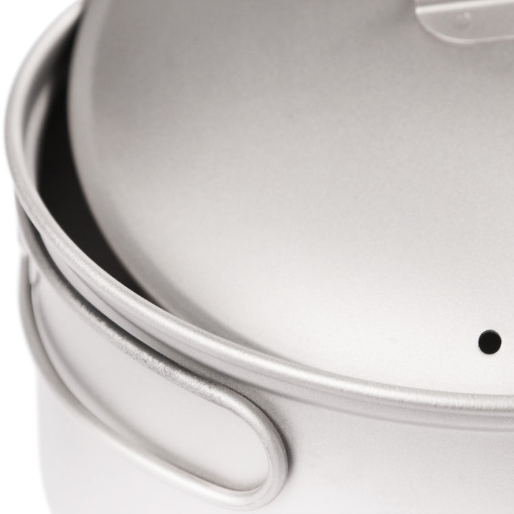 
                  
                    Titanium Camping Pot With Lid 900ml/30.4 fl oz
                  
                