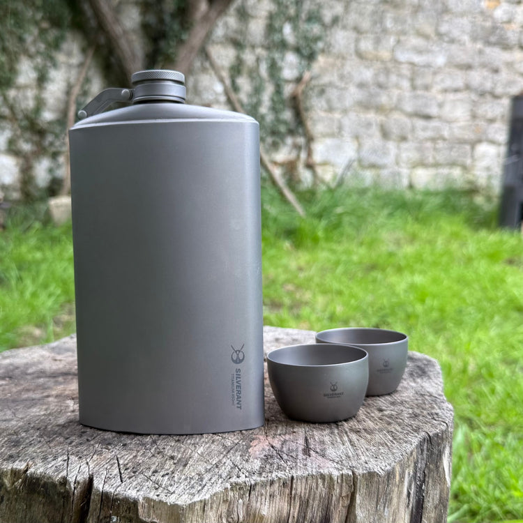 
                  
                    Titanium Hip Flask & Funnel - 280ml/9.47 fl oz & 450ml/15.22 fl oz - SilverAnt Outdoors
                  
                