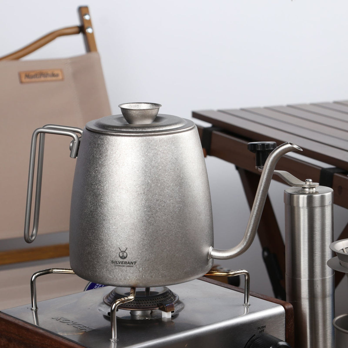 SilverAnt Titanium Pour Over Kettle Crystallized 1200ml/42.2 fl oz - Lifestyle shot, in use, real life still 