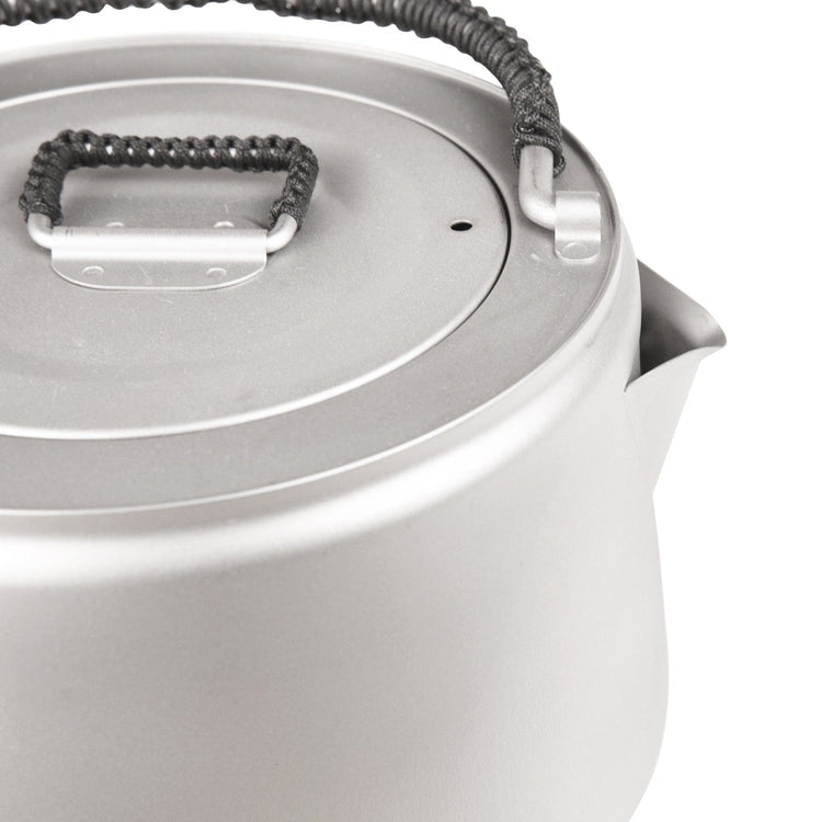 
                  
                    SilverAnt Ultralight Large Titanium Kettle 1400ml/49 fl oz - Close-up of spout, sandblasted finish
                  
                