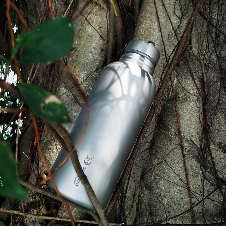 
                  
                    SilverAnt Ultralight Large Titanium Water Bottle With Titanium Cup - Large 1200ml/42.2 fl oz In-Use (actual product photo, lifestyle photo)
                  
                