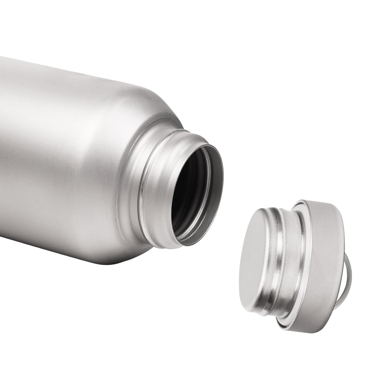 SilverAnt Ultralight Large Titanium Water Bottle With Titanium Cup - Large 1200ml/42.2 fl oz close-up of lid, unscrewed