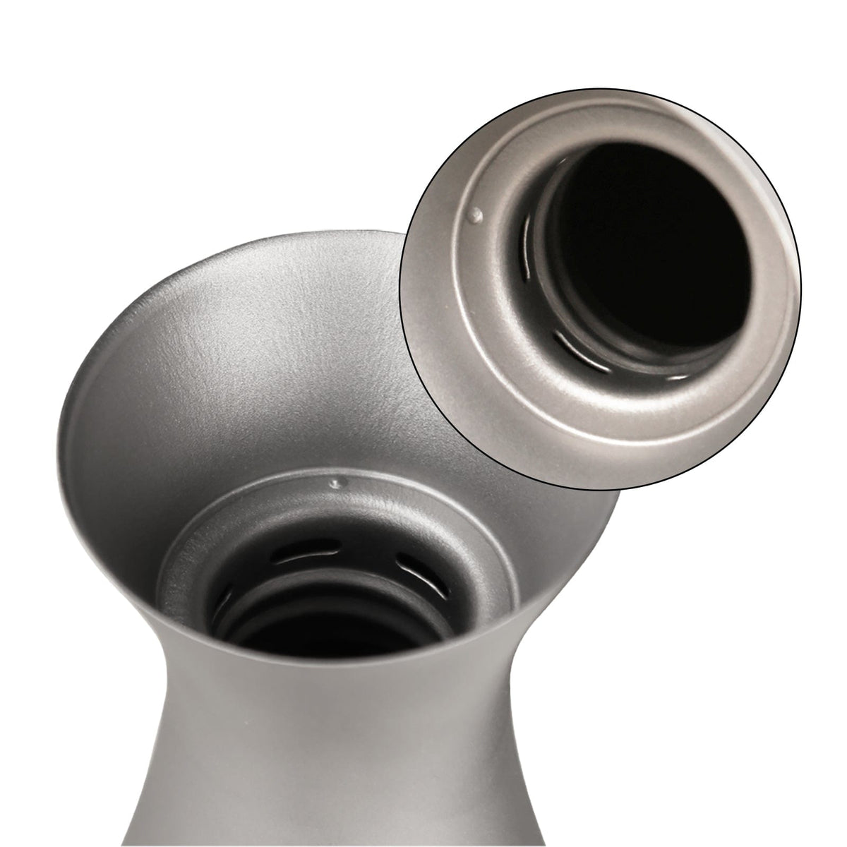 SilverAnt Ultralight Titanium Sake Bottle 330ml/10.5 fl oz close-up of bottle opening